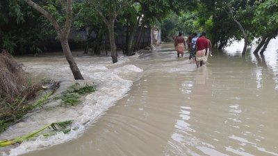 এখনও পানিবন্দি রয়েছেন বহু মানুষ