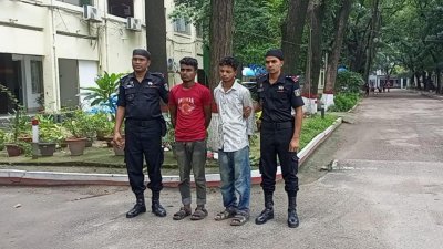 গ্রেফতারকৃত দুই আসামি