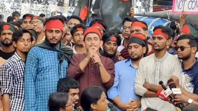 বঙ্গভবন থেকে বের হয়ে এসে কোটা আন্দোলনকারীদের ব্রিফিং