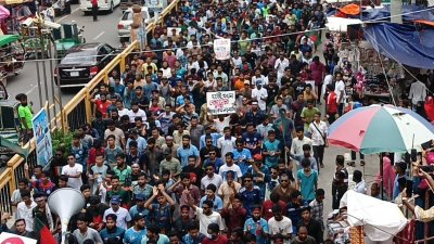 রাজশাহীতে কোটা সংস্কার আদলোনকারীদের পদযাত্রা