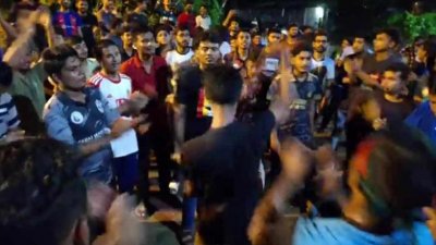 চট্টগ্রাম বিশ্ববিদ্যালয়ে শিক্ষার্থীদের বিক্ষোভ
