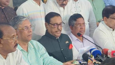 সংবাদ সম্মেলনে বক্তব্য রাখছেন ওবায়দুল কাদের