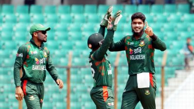 শান্ত ও রিশাদ হোসেন।