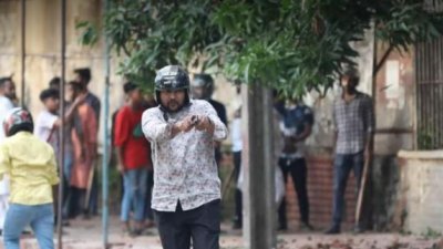 হাসান মোল্লা নামের এই অস্ত্রধারী ঢাকা মহানগর উত্তর ছাত্রলীগের সাবেক সহ-সভাপতি