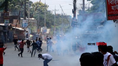 বুধবার গাইবান্ধায় কোটা সংস্কার আন্দোলনের মিছিল থেকে পুলিশের ওপর হামলার অভিযোগে মামলা