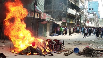 কোটা আন্দোলনকে ঘিরে টাঙ্গাইলে সংঘর্ষের চিত্র