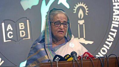 পঙ্গু হাসপাতালে প্রধানমন্ত্রী শেখ হাসিনা (ছবি: ফোকাস বাংলা)