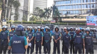 সন্ত্রাস-নাশকতা মোকাবিলা করতে প্রস্তুত রয়েছে ঢাকা মহানগর (ডিএমপি) পুলিশ