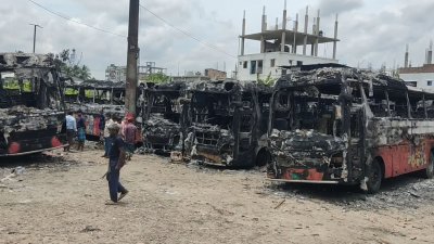 জেলায় সরকারি-বেসরকারি অর্ধশতাধিক প্রতিষ্ঠান ও যানবাহনে অগ্নিসংযোগ করেছে দুষ্কৃতকারীরা