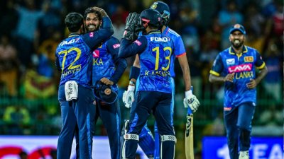 টানা দুই উইকেট হারিয়ে অলআউট ভারত, শ্রীলঙ্কার অবিশ্বাস্য টাই 