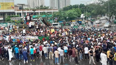 শুক্রবার মিরপুরে কোটা সংস্কার আন্দোলনকারীদের বিক্ষোভ