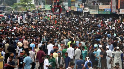 বরিশালে শিক্ষার্থীদের বিক্ষোভ