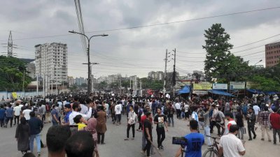 শিক্ষার্থীদের বিক্ষোভ, রামপুরা-বাড্ডায় যান চলাচল বন্ধ
