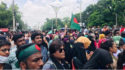 একদফা দাবিতে বিক্ষোভে উত্তাল রাজশাহী