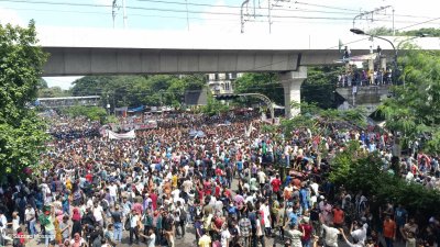 শাহবাগে সমবেত ছাত্র-জনতা (ছবি: সাজ্জাদ হোসেন)