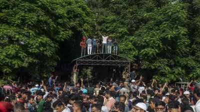 বৈষম্যবিরোধী আন্দোলনে জনতার ঢল।