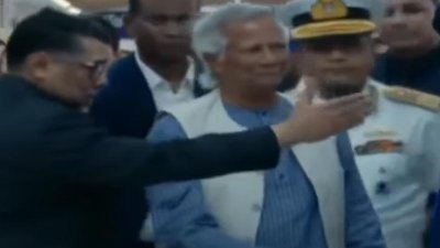 বিমানবন্দরে উপস্থিত হয়েছে বিভিন্ন শ্র্রেণিপেশার মানুষ (ছবি: সংগৃহীত)