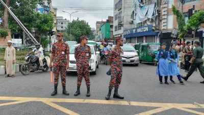 ট্রাফিক নিয়ন্ত্রণে ফায়ার সার্ভিস