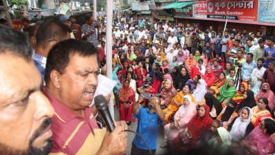 খুলনায় বিএনপির সমাবেশে বক্তব্য দেন শফিকুল আলম মনা