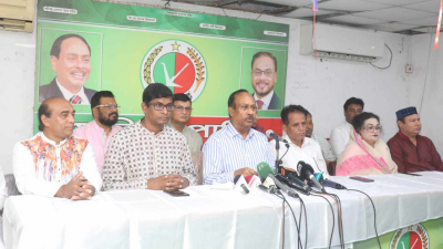 বক্তব্য দিচ্ছেন জাতীয় পার্টির মহাসচিব মো. মুজিবুল হক চুন্নু