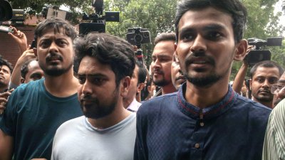 নাহিদ ইসলাম ও আসিফ মাহমুদ (ছবি: সাজ্জাদ হোসেন)