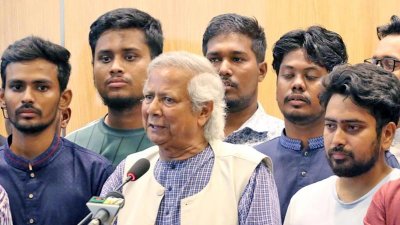 কথা বলছেন ড. মুহাম্মদ ইউনূস (ছবি: ফোকাস বাংলা)