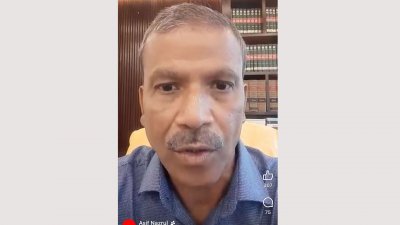 ব্যক্তিগত ফেসবুক থেকে লাইভে এসে সতর্ক বার্তা দেন আসিফ নজরুল