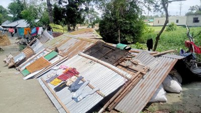 ভেঙে ফেলা ঘর