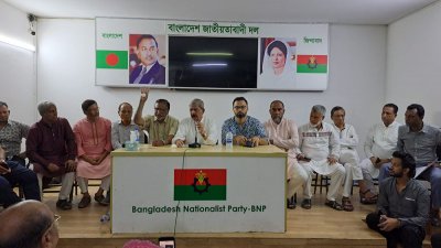 ঢাকা মহানগর উত্তর বিএনপি’র সঙ্গে মতবিনিময় অনুষ্ঠানে বক্তব্য রাখছেন মির্জা ফখরুল ইসলাম আলমগীর