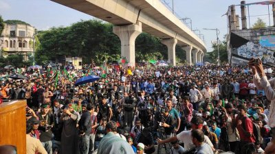 বাংলাদেশের সম্প্রীতি কামনা করে শপথ নিয়েছেন শিক্ষার্থী-শিক্ষক-সাংবাদিকসহ নানা শ্রেণি-পেশার মানুষ