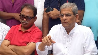 সংবাদ সম্মেলনে মির্জা ফখরুল ইসলাম আলমগীর (ছবি: বাংলা ট্রিবিউন)