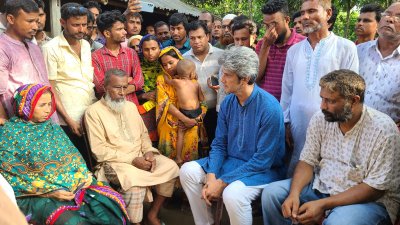 কোটা আন্দোলনে নিহত আবু সাঈদের পরিবারের সদস্যদের সঙ্গে কথা বলেছেন গণসংহতি আন্দোলনের প্রধান সমন্বয়কারী জোনায়েদ সাকি
