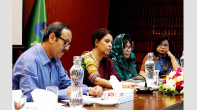 বক্তব্য দিচ্ছেন পরিবেশ উপদেষ্টা সৈয়দা রিজওয়ানা হাসান
