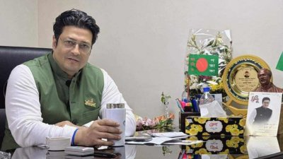 সংসদ সদস্য নির্বাচিত হওয়ার পর ফেরদৌস আহমেদ