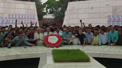 জিয়াউর রহমানের কবরে শ্রদ্ধা নিবেদন করেন বিএনপি নেতারা