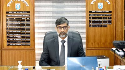 খুলনা বিশ্ববিদ্যালয়ের উপাচার্য প্রফেসর ড. মাহমুদ হোসেন