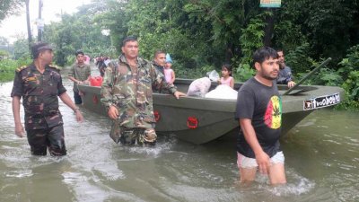 বন্যার্তদের উদ্ধার কার্যক্রমে কাজ করবেন সেনা সদস্যরা