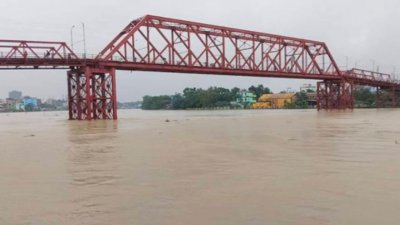 বিপদসীমা ছাড়িয়েছে কুশিয়ারার পানি (ছবি: বাংলা ট্রিবিউন)