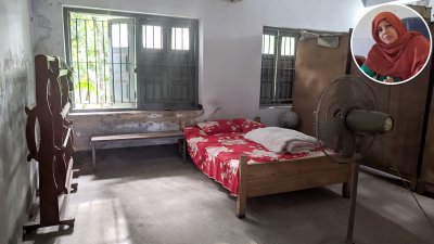 স্কুলের ল্যাবে প্রধান শিক্ষকের স্বামীর বিশ্রামাগার (ছবি: বাংলা ট্রিবিউন)