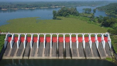 কাপ্তাই জলবিদ্যুৎ কেন্দ্রের স্পিলওয়ের গেট