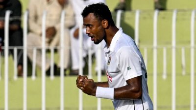 শরিফুল ব্রেকথ্রু করেন
