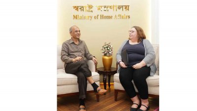 স্বরাষ্ট্র উপদেষ্টা লে. জে.(অব.) মো. জাহাঙ্গীর আলম চৌধুরীর সঙ্গে সাক্ষাৎ করেন যুক্তরাষ্ট্র দূতাবাসের চার্জ দ্য অ্যাফেয়ার্স হেলেন লাফেভে