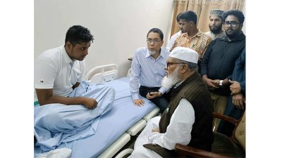 হাসনাত আব্দুল্লাহর পাশে ধর্ম উপদেষ্টা ড. আ ফ ম খালিদ হোসেন
