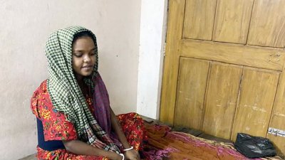 আশ্রয়কেন্দ্রে কন্যা সন্তানের জন্ম দেন  প্রার্থনা মজুমদার
