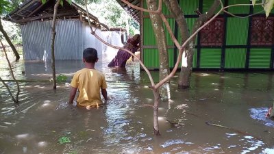 পানিবন্দি চাঁদপুরের মানুষ