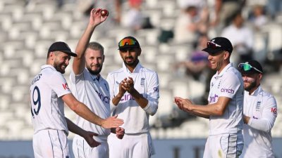 অ্যাটকিনসন হয়েছেন ম্যাচসেরা