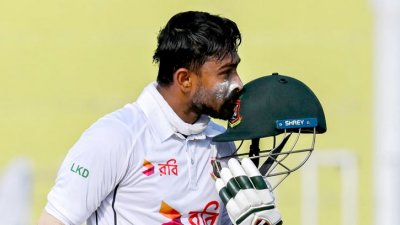 লিটনের সেঞ্চুরি উদযাপন