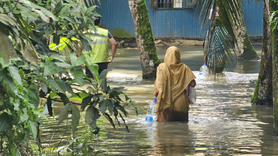 দুই জেলার ৯০ শতাংশেরও বেশি মানুষ বন্যায় মারাত্মকভাবে ক্ষতিগ্রস্ত হয়েছেন