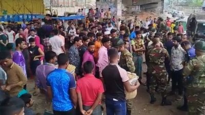 গাজীপুরে শ্রমিকদের বিক্ষোভ