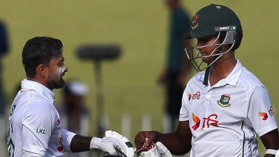 লিটন ও হাসান ৬৯ রানের জুটি গড়েন